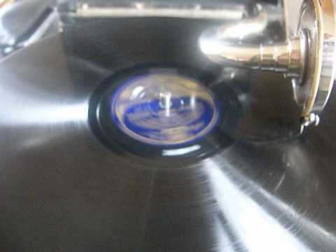 "Ambrose's Jubilee Cavalcade" Side 2 (1935) Video thumbnail for youtube video "Ambrose's Jubilee Cavalcade" Side 2 (1935) - Elsie Carlisle