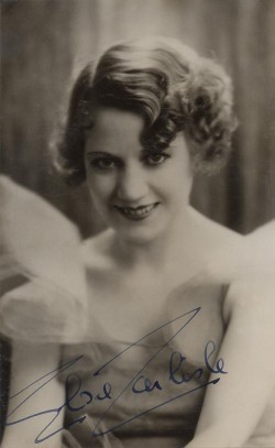 Elsie Carlisle signed photograph (c. 1935?)