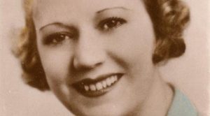 Elsie Carlisle on a 1936 C & T Bridgewater Biscuits Trading Card